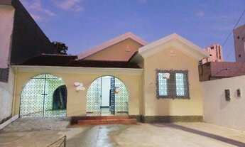 Imagem: Alugo Ótima Casa com 4 quartos no bairro