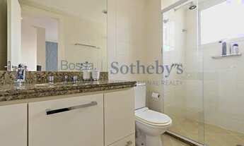 Imagem 13: Apartamento reformado com terraço amplo