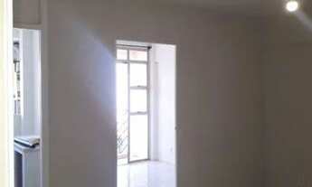 Imagem 7: Kitnet centro com divisória, sacada