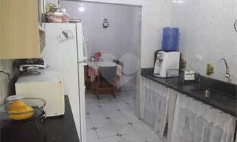 Imagem 7: Casa Térrea 207 m2 - 3 dorm. - 2 vagas - com quintal