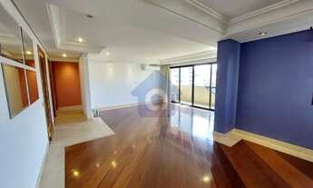 Imagem 4: Descubra a elegância e conforto desse 4 dormi. com 2 suítes em rua tranquila e arborizada!