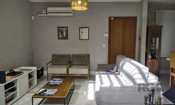 Imagem 7: À Venda uma casa, de três dormitórios e uma suíte, com garagem coberta, Bairro Jardim Sab