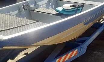 Imagem: Vendo Casa em Aruana com canoa, carreta