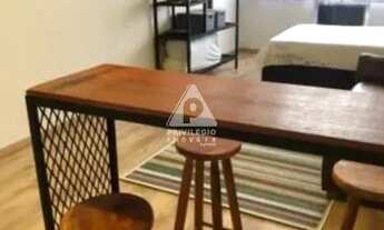 Imagem 6: Studio todo reformado no Centro do Rio. Excelente localização. Andar alto, vista livre