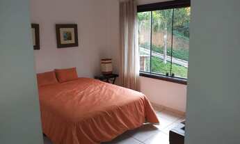 Imagem 6: Casa de condomínio para aluguel possui 450 metros quadrados com 4 quartos