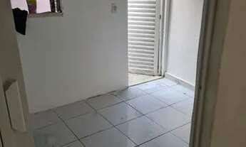 Imagem 2: Alugo uma casa Casa com 1 dormitório