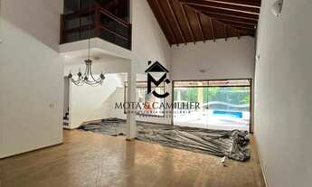 Imagem: Casa com piscina em via pública para locação