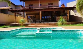 Imagem 5: Casa assobradada no condomínio Damha I com suite, sacada nos quartos e quintal rico em det