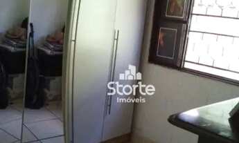 Imagem 4: Casa com 4 dormitórios à venda, 230 m² por R$ 1.500.000,00 - Santa Mônica - Uberlândia/MG