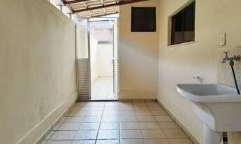 Imagem 15: 2 quartos com espaço de escritório e área externa boa para locação