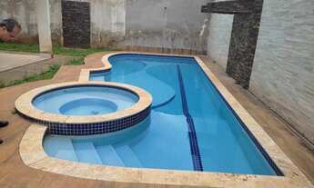 Imagem: Sobrado com 3 suítes de 358 m² de área