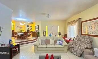 Imagem 6: Casa de esquina com 285m², 3 dormitórios, sendo 1 suites, 4 vagas - amplo pátio