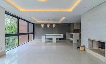 Imagem 3: Alto Padrão no TERRAZAS: 4 Suítes, 312m² e Vista Incrível para a Natureza