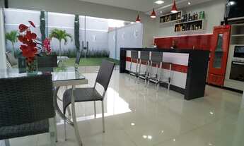 Imagem 5: Casa com Alto padrão de construção, com acabamento no blindex