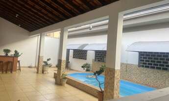 Imagem: Casa Borda da Chapada, Cuiabá, MT com 400