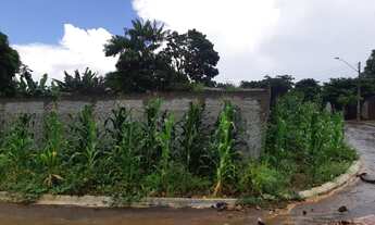 Imagem 5: Lote de Esquina murado muro alto escorrido para frente com 492,89 metros sendo 17 metros d