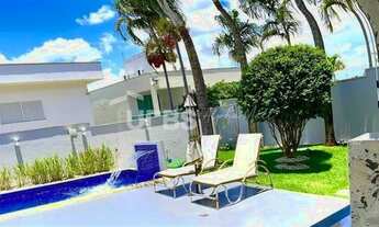 Imagem 4: Casa de condomínio para venda tem 280 metros quadrados com 4 quartos