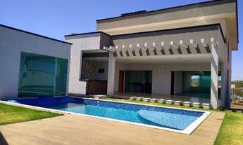 Imagem 2: Sobrado com 3 suítes e 475 m² construídos no Condomínio do Lago