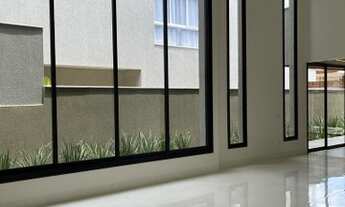 Imagem 7: Casa de condomínio para venda possui 233 metros quadrados com 4 quartos