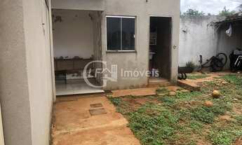 Imagem 2: Casa 02 Quartos com Salão Comercial - Rua do Piano