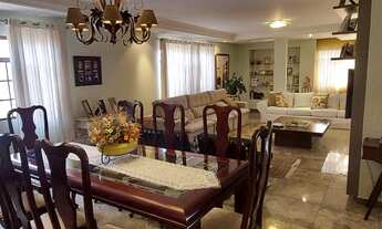 Imagem 7: Sobrado para venda tem 630,00m2 de área com 5 Suítes plenas em Setor Bueno - Goiânia - GO