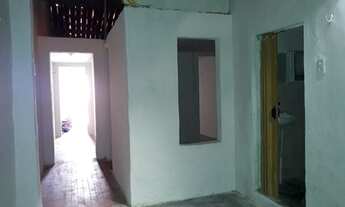 Imagem 3: CASA COM 46 M², COM 2 QUARTOS, SALA, COZINHA, BANHEIRO E QUINTAL, COM GRADES DE PROTECAO