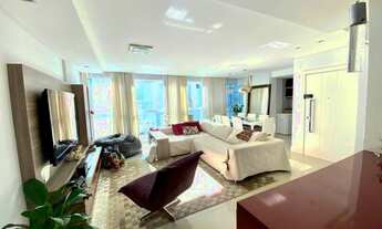 Imagem 2: Diferenciado Quadra mar 4 Dormitórios Oportunidade de Permuta