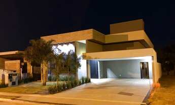 Imagem: Casa de condomínio térrea para venda possui