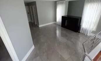 Imagem 7: Linda Casa em Aldeia da Serra - Morada das Flores - Muita Natureza - Pássaros - Árvores