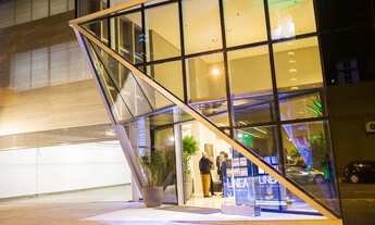 Imagem 3: Excelente sala comercial e andar alto com 2 vagas de garagem!