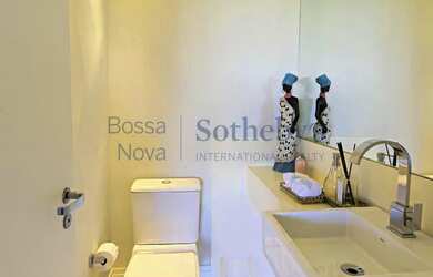 Imagem 9: Apartamento reformado com terraço amplo