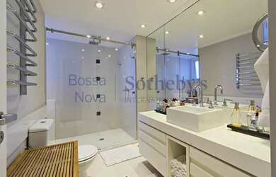 Imagem 15: Apartamento reformado com terraço amplo