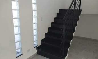 Imagem 3: Casa de condomínio sobrado para aluguel tem 275 metros quadrados com 3 quartos