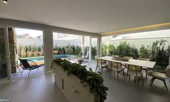 Imagem 6: Casa Alto Padrão com 04 dormitórios 04 suites no Bairro Pedra Branca, em Palhoça