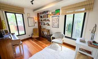 Imagem 4: Casa de condomínio para venda tem 216 metros quadrados com 3 quartos