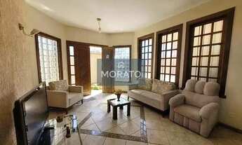 Imagem 3: Casa com 4 quartos sendo 1 suíte com 4 vagas de garagem no bairro Ipiranga