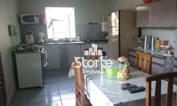 Imagem 4: SOBRADO com COMÉRCIO em LOCALIZAÇÃO de GRANDE FLUXO por R$ 750.000,00 no Laranjeiras - Ube