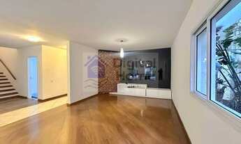 Imagem 6: Sobrado para aluguel possui 380 metros quadrados com 4 quartos