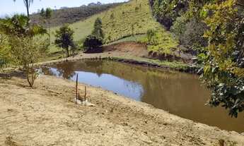 Imagem 5: Descubra um Paraíso Escondido em Nazaré Paulista - 12.000 m² com Lago, Mina d?Água e Natur
