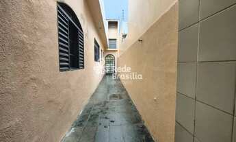 Imagem 3: QNA 10 CASA 17 ( FUNDOS