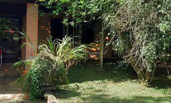 Imagem 7: Descubra seu Refúgio Exclusivo em Pinhais: Chácara no Condomínio Greenfields