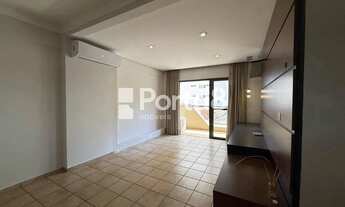 Imagem 4: Amplo Apartamento com Sacada e Ar-Condicionado