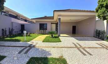 Imagem: Casa térrea no condomínio Residencial