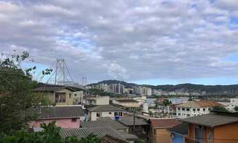 Imagem 2: Casa com 2 quartos/dormitórios no bairro Estreito, em Florianópolis- SC