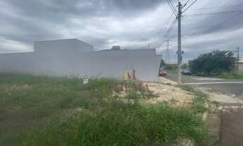 Imagem: Lote de Esquina em Bairro Tranquilo! Barro