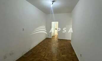 Imagem 7: O SOL ENTRA GENEROSO PELAS JANELAS DE FRENTE, ILUMINANDO CADA CANTO DESTE LINDO APARTAMENT