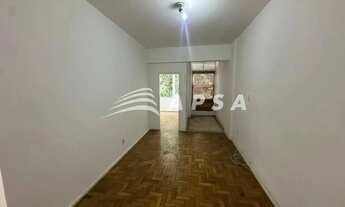 Imagem 5: O SOL ENTRA GENEROSO PELAS JANELAS DE FRENTE, ILUMINANDO CADA CANTO DESTE LINDO APARTAMENT