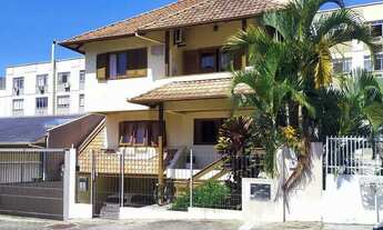 Imagem 2: Casa para Venda em Florianópolis, Trindade, 4 dormitórios, 2 suítes, 5 banheiros, 4 vagas