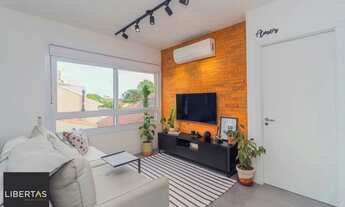 Imagem 2: Apartamento mobiliado com sacada e vaga na Vila Ipiranga