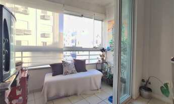 Imagem 2: Apartamento para venda possui 95 metros quadrados com 3 quartos em Abraão - Florianópolis